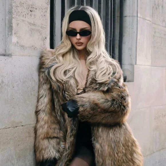Bebe Faux Fur Coat Mob Wife Carrie Bradshaw Coat 🕶️.💋